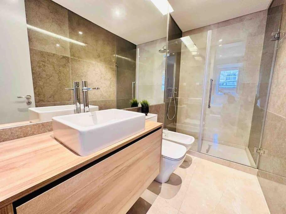 Lisbon Marques De Pombal Top Flat Great Locations City Center B Экстерьер фото